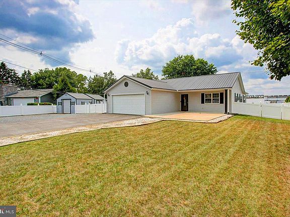 2nd image of 1020 Brandon Dr