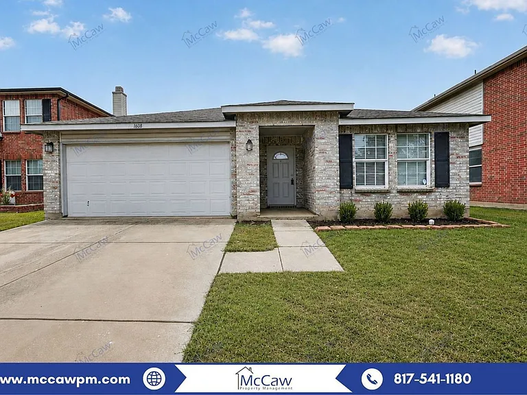 1608 Diamond Lake Trl — Photo 1