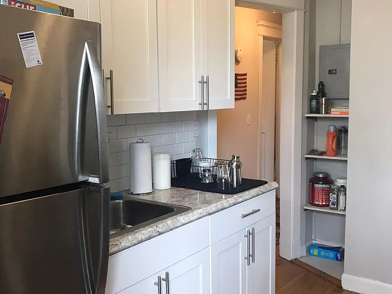 2829 W Lyndale St #3 — Photo 4