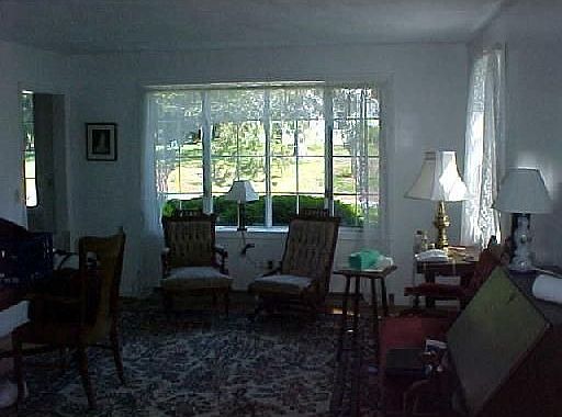 2nd View : Living Room