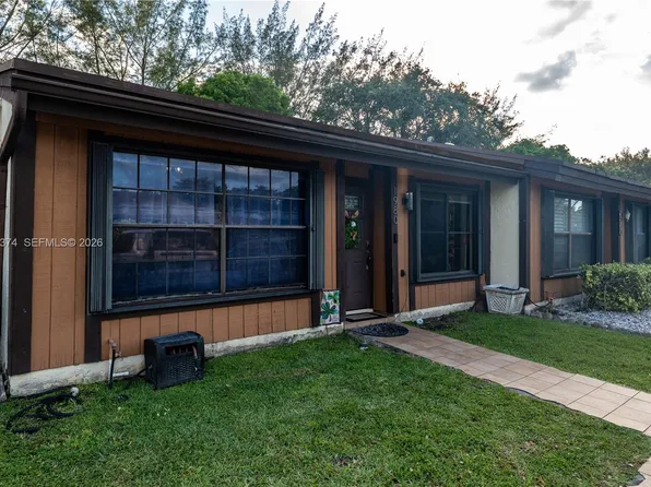 1980 Seagrape Ave, Pembroke Pines, FL 33026