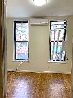 1st image of 136 Orchard St APT 3