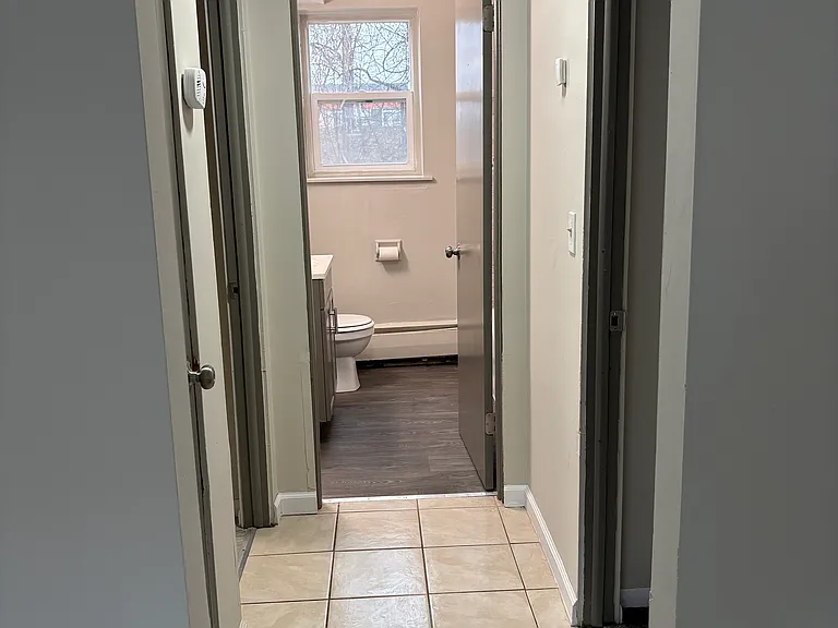 322 Dean Ave E — Photo 6