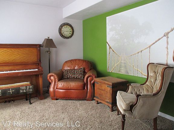 3rd image of 1825 N Cavallo Dr