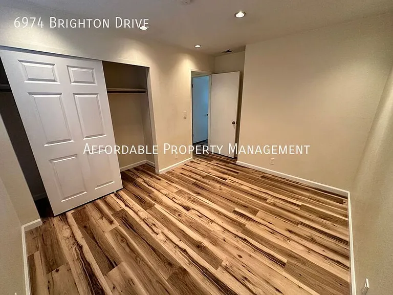 6974 Brighton Dr — Photo 14