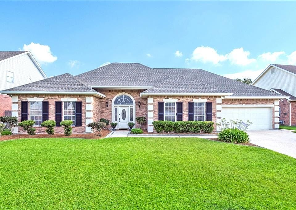 1st image of 31 Madewood Dr
