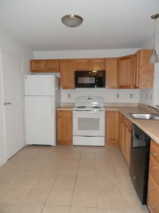 Studio, $1,795 — Photo 2