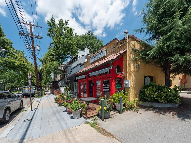 5112 Macarthur Blvd NW — Photo 26