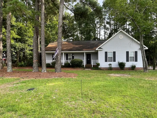 411 Nash Rd, Saint Pauls, NC 28384