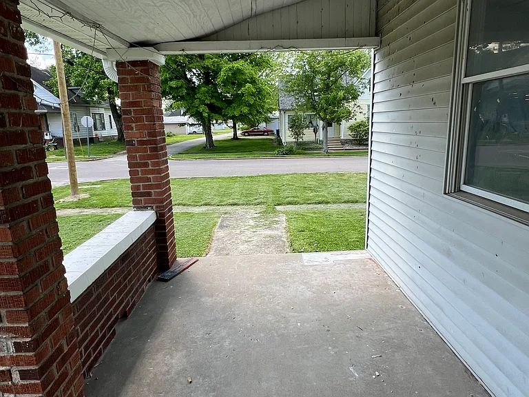 132 S Park Ave — Photo 7