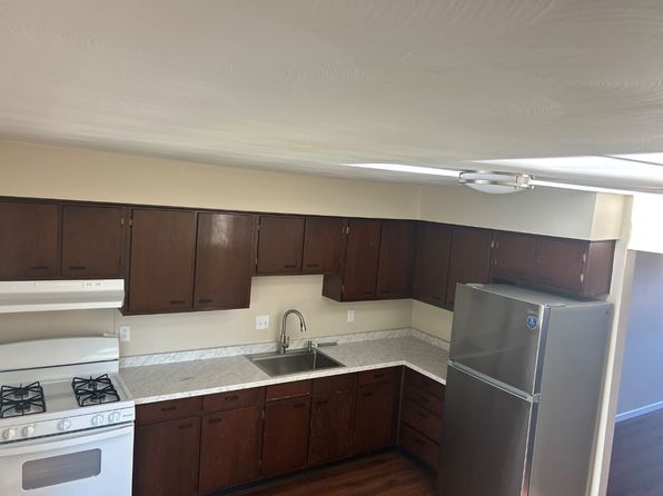 19 Lakeshore Dr APT 10-29-11