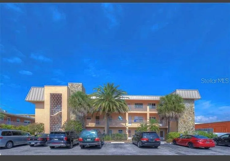 2 bed, 1.0 bath, 790 sqft, $2,000 — Photo 1
