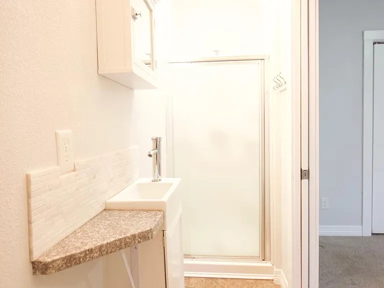 634 S Quaker Ave — Photo 20