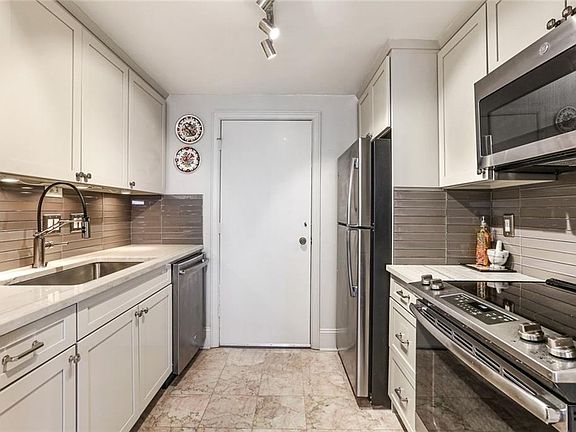 5th image of 2100 Saint Charles Ave APT 9H