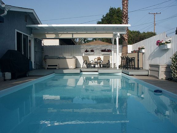 Sparkling Pool/Jacuzzi