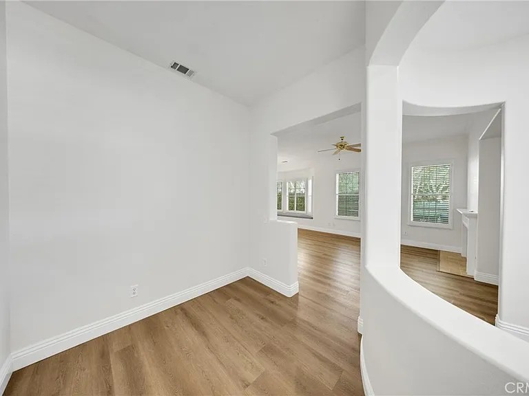 2 Gardengate Ln — Photo 9