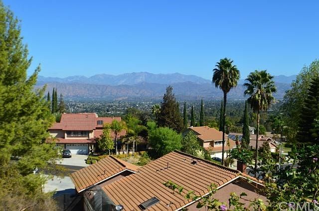 Enjoy this view as you drink your morning coffee.