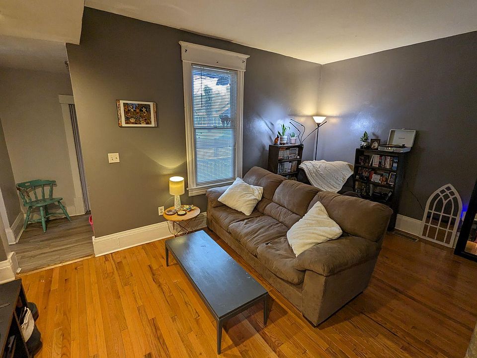 Living Room w/ Designer Paint