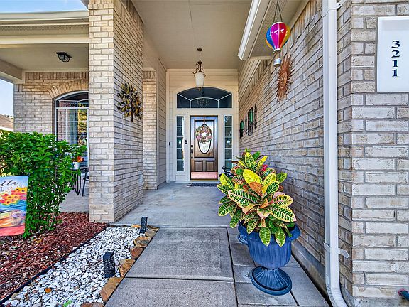 4th image of 3211 Painted Meadow Cir