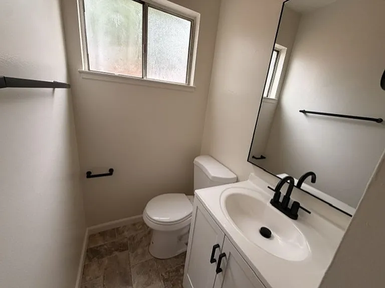 Dixon Townhouse — Photo 73