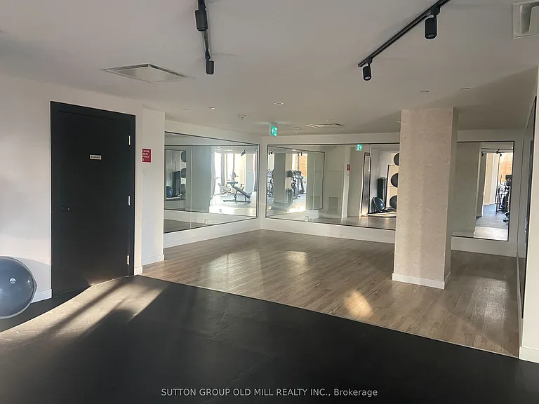 2300 Saint Clair Ave W #417 — Photo 9
