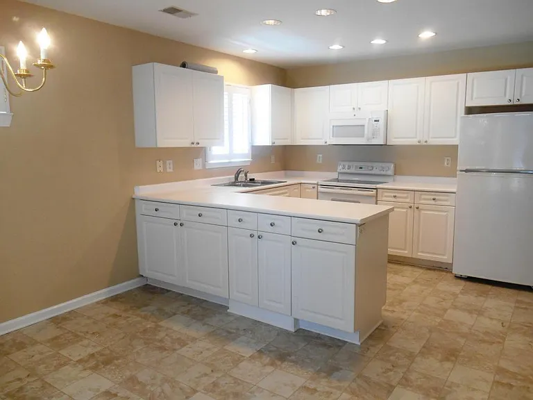 4841 Habersham Ln — Photo 15