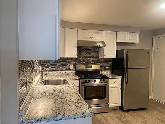 2nd image of 10 Fenway St Unit 10