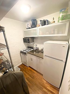 4th image of 56 W 76th St #2S
