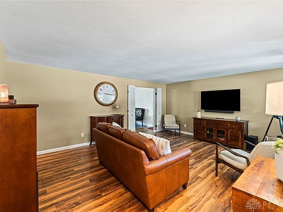 5th image of 6855 Hubbard Dr