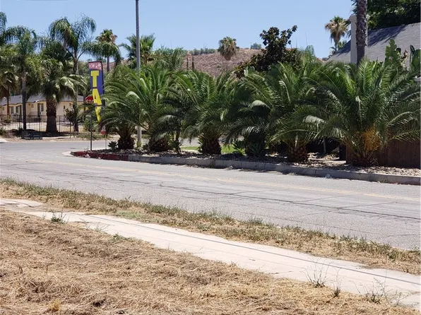 6 Main St #3, Lake Elsinore, CA 92530