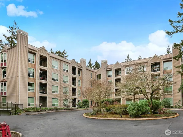 823 N 161st Place #105, Shoreline, WA 98133