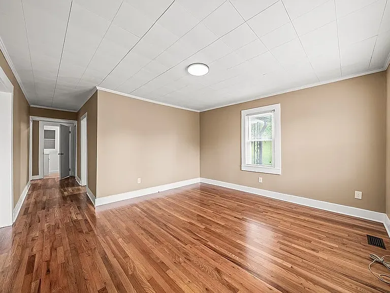 228 Wagoner St — Photo 5