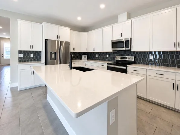 5431 Arlington River Dr, Lakeland, FL 33811