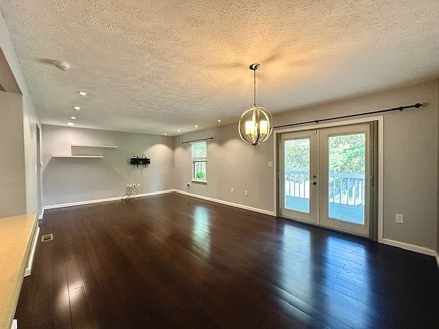 4 bed, 3.5 bath, $2,600 — Photo 3