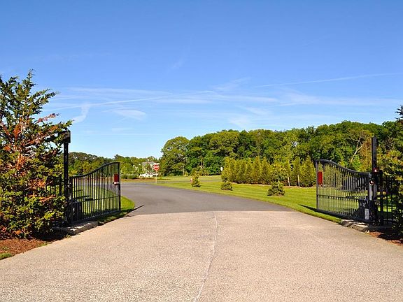 3rd image of 17211 Hawks Nest Cir