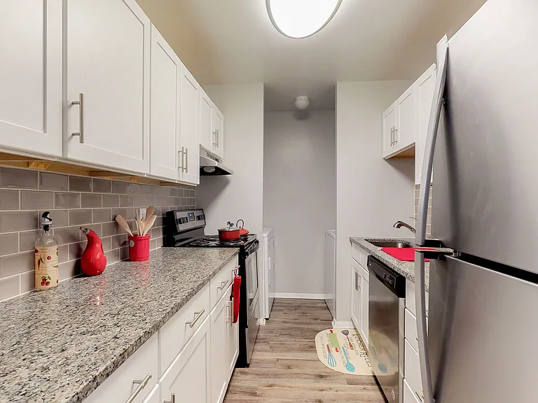 Mills Crossing Apartments and Townhomes — Photo 13