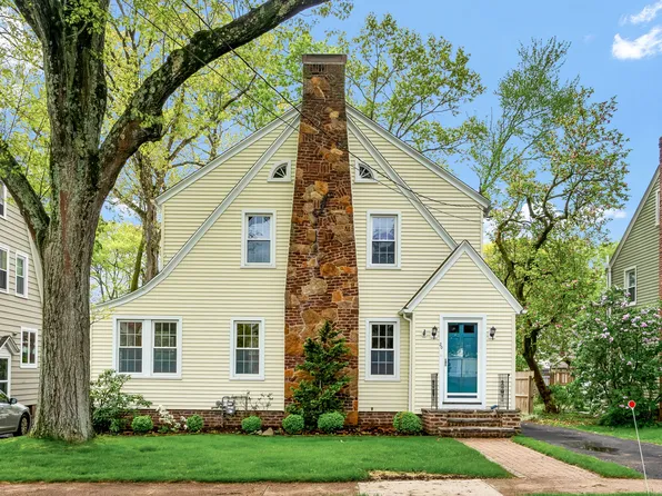 20 Elgin Street, Hamden, CT 06517