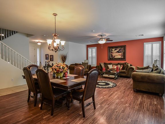 FORMAL LIVING & DINING