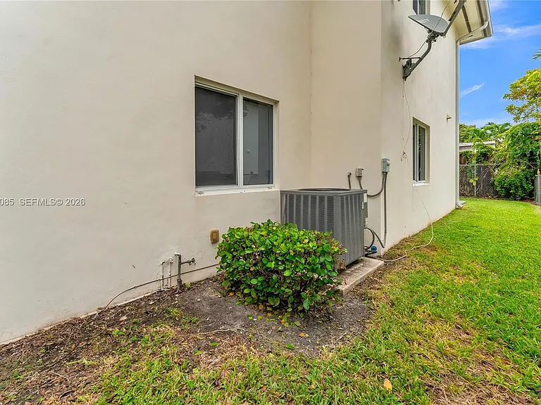 1029 SW 11th Ave #0 — Photo 37