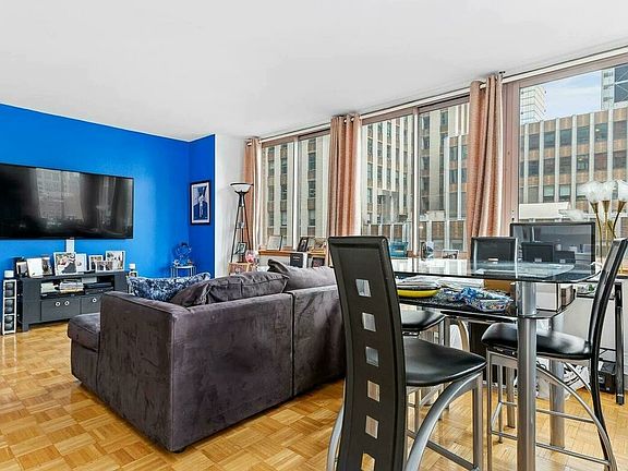 5th image of 235 E 40th St APT 21G