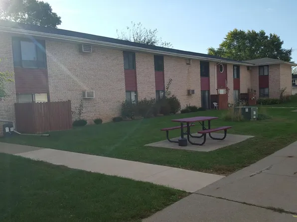 2825 Pennsylvania Ave, Dubuque, IA 52001