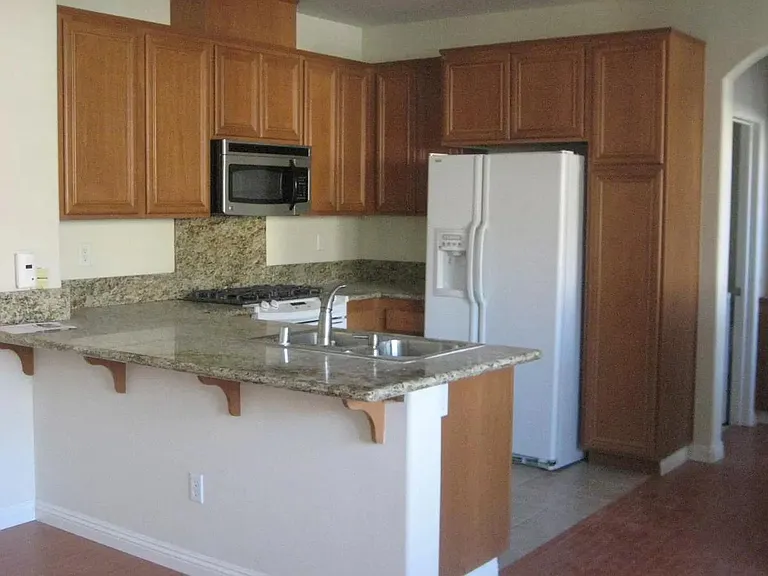 25557 Huxley Dr — Photo 7