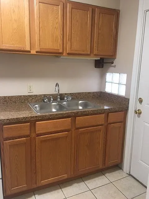 2 bed, $1,200 — Photo 4