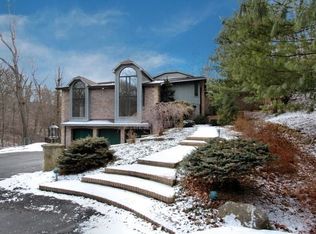 555 Deer Brooke Ln, Pittsburgh, PA 15238