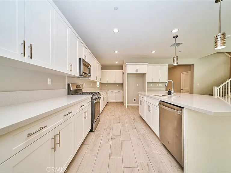 2622 E Embry Ln — Photo 5