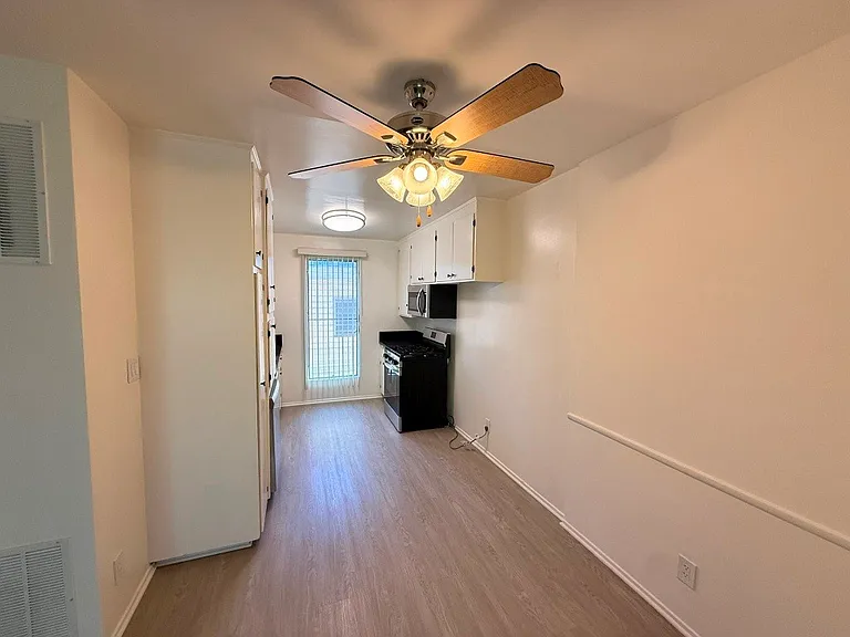 10943 Fruitland Dr #7 — Photo 19