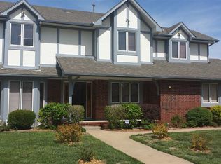 2524 N Fox Run Ct, Wichita, KS 67226