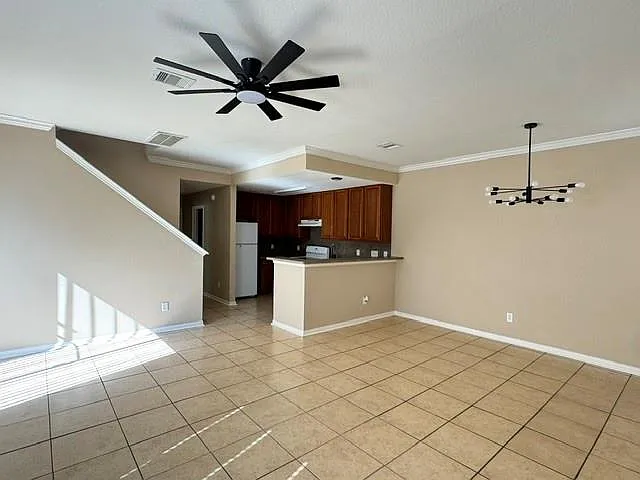 3 bed, 2.5 bath, 1587 sqft, $1,850 — Photo 2