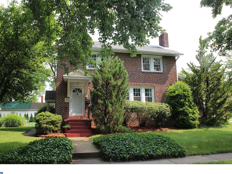 1st image of 129 E Dickinson St