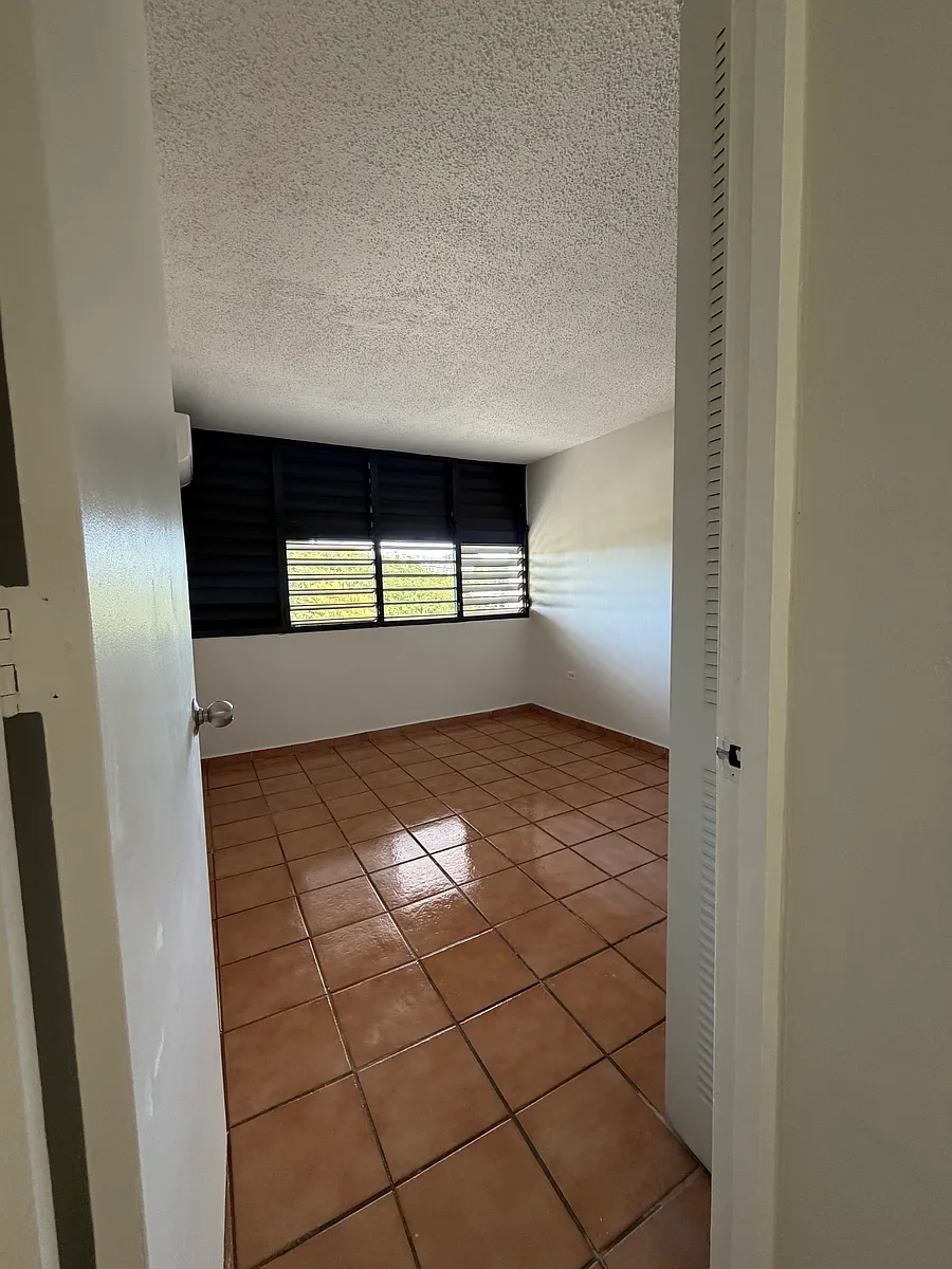 Building Photo - 120 Marginal Norte #14